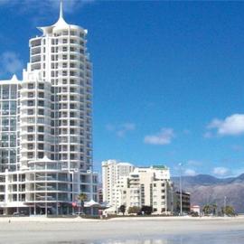 302 Hibernian Towers Self Catering Accommodation โรงแรมในสตรานด์