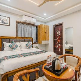 Hotel Prestige Grand, Manikonda, hotel in Haidar Sāhibgūda