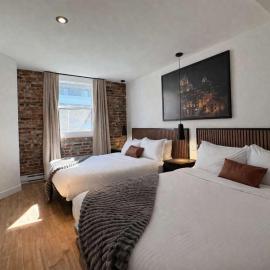 Room with 2 Queen-Size Beds Downtown Quebec, hotel v destinácii Quebec (mesto)