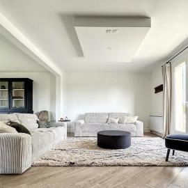 Spacious house 300m from the beach