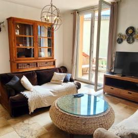 House 5p with garden and pool aircon