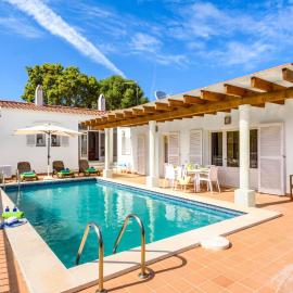 Villa Las Rosas by Villa Plus