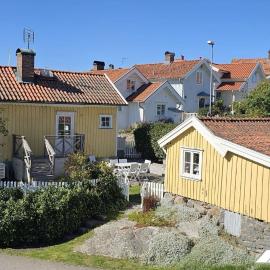 Charming cottage by the sea in Stocken SE09171
