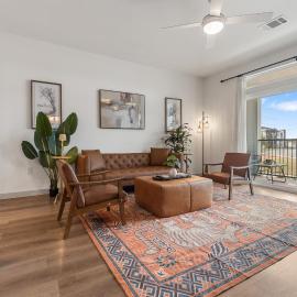 Large Lively Apt 2104 MER 2104