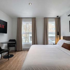 Room with a King-Size Bed Downtown Quebec City, מלון בקוויבק סיטי