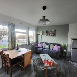 Chalet 18 Channel View Bideford Bay Holiday Park, Hotel in Bideford