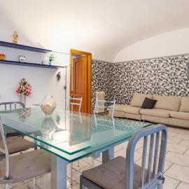GuestHost - KairosCentral Lovely Apartment