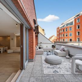 Grand Terrace Penthouse Rooftop with Jacuzzi