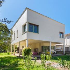 Begues, diseño, luz y jardín, Hotel in Begues