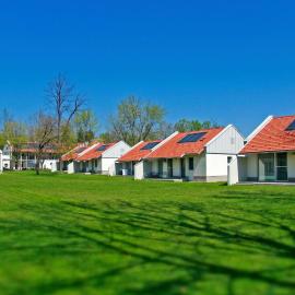 Termál Kemping Apartmanok és Bungalók, hotelli kohteessa Harkány