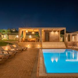 Avelia Luxury Villa with private pool