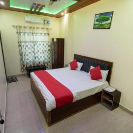Hotel Bhardwaj Darbar, хотел в Rāmnagar