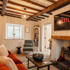 Gem of a cottage Close to Chester Chester Zoo, hotel in Mickle Trafford