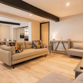 Stylish & modern terraced home Sleeps up to 11