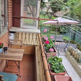 Garden house near city centro with baby bed