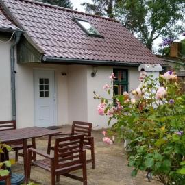 Apartment Kleine Ferienwohnung in Groß Mohrdorf mit Terras by Interhome