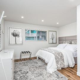 Spacious apartment near downtown