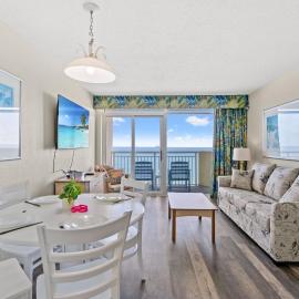 Oceanfront Bay Watch 1BR with Resort Amenities 1707