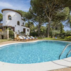 Holiday Home Serenity by Interhome