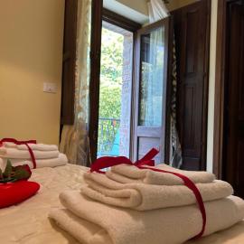Casa Vacanza La Perla Del Lago, Hotel in Colle di Tora