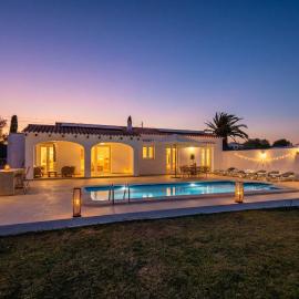 Villa Nuralux - Vistas Espectaculares, Piscina Privada y BBQ