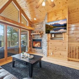 Relaxing Cabin Hot Tub Game Room Near Attractions