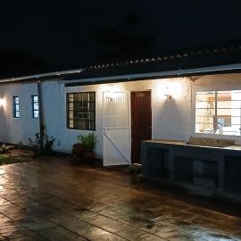 Jacaranda Home, hotel u Mbeji