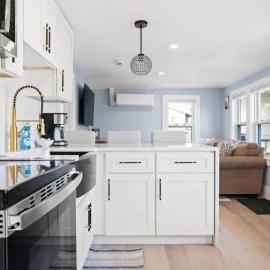 Newly Renovated Unit Steps from Beach