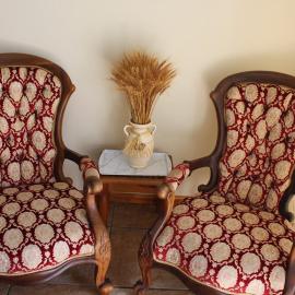 Cozy and Central Bachelor Flat