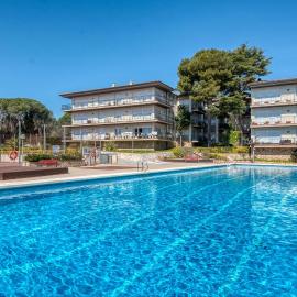 Apartment with Pool and Tennis
