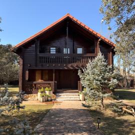CASA MAIA cabaña de lujo en plena naturaleza
