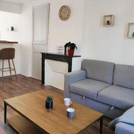 Charming one-bedroom apartment in the heart of Senlis Prime location