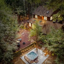 Lake Access Hot Tub Game Room King Bed