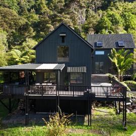 Matakana Retreat - Luxury Off Grid Lodge in Nature, hotel u gradu Matakana
