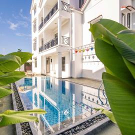 Nhà Waratah Villa and Restaurant, hotel in Cam Thanh