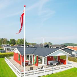 6 person holiday home in Juelsminde-By Traum
