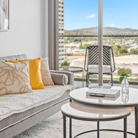 Chic Woden 1BR Near Hospital,Pool, Gym n Parking