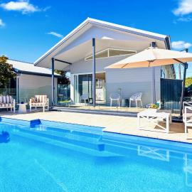 Endless Summer Sawtell - Luxe Beach Escape with Pool