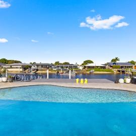 Mudcrab Manor, waterfront holidays at it's best
