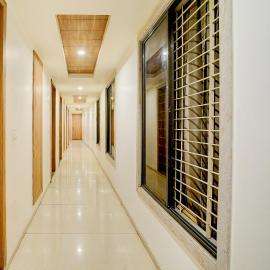 Super Collection O Bairagarh Railway Station Formerly Hotel OM Palace, hotel in Bhopal