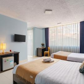 December Hotel Dalat - Ngay Trung Tâm & Chợ Đêm，大叻的飯店