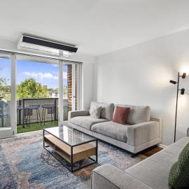 Bright Apartment Near St Kilda Beachfront