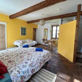 Landhaus Sommerfrische - Fraîcheur d'été, hotel in Maizilly