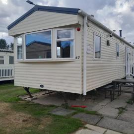 Chalet Sleeps 6 with Lake Views Parking