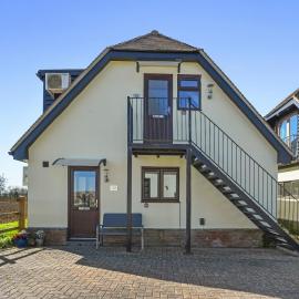 Pond View, Pet-Friendly, Two-Bedroom, Little Yeldham