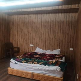 Peace homestay Naggar kullu hp