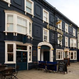 The Bull Hotel, hotel sa Bridport