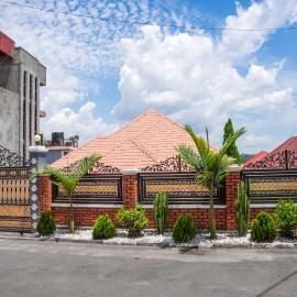 A stunning and furnished house for rent in kicukiro Niboye, hotel en Kigali