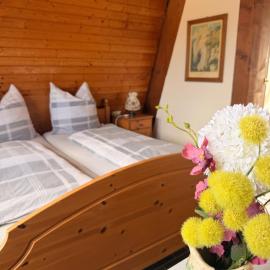 Gästezimmer Ferienhaus Waldblick – hotel w mieście Sonnenbühl