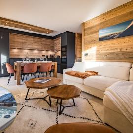 Appartement Haut de Gamme neuf avec terrasse de 60m2 plein sud avec Jacuzzi - 8 personnes - App 101, hotel in Saint-Sorlin-dʼArves